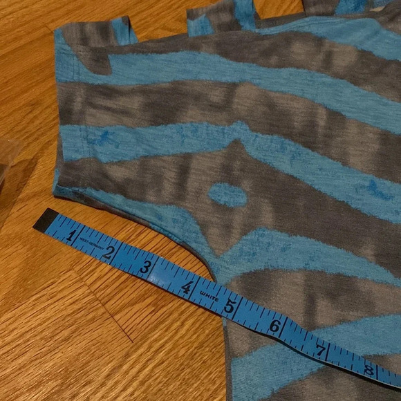 Clara Sun Woo Printed Blue Gray Cold Shoulder Open Cutout Shoulders Blouse Zebra - Picture 8 of 8